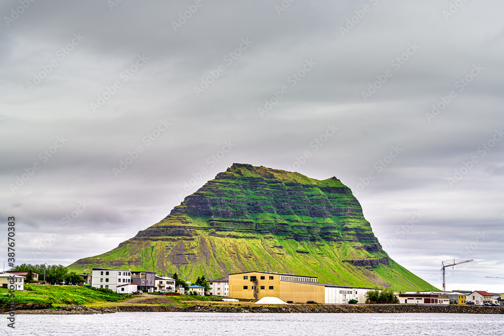 Φωτογραφία Grundarfjordur, Iceland cityscape skyline view on town fishing village with fjor