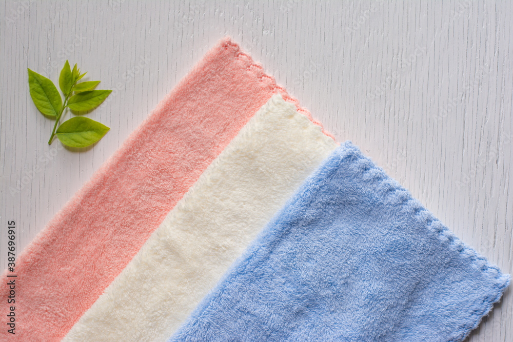 Fotografie Colorful microfiber cloths, colored microfiber cloths for cleaning
