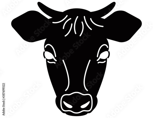 正面から見た牛の顔　[白黒]