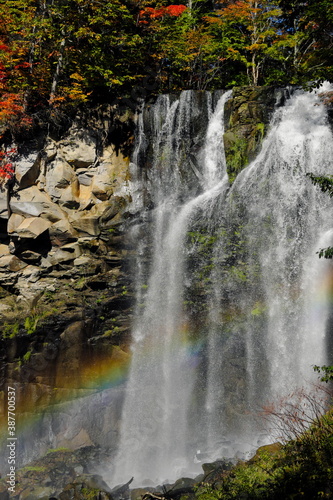 Fototapeta Naklejka Na Ścianę i Meble -  アシリベツの滝にかかる虹	
