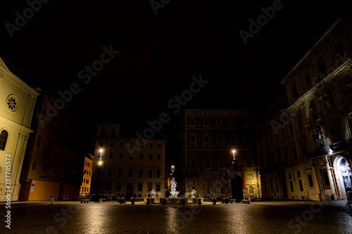 Roma - Piazza Navona deserta di notte