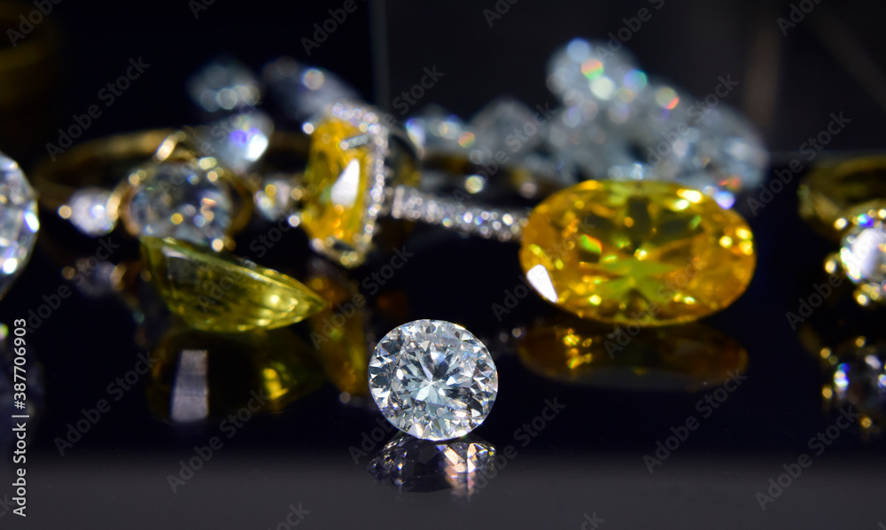 Real diamonds that are selected, clear and clean
Beautiful and expensive
Real diamonds that are selected, clear and clean
Beautiful and expensive