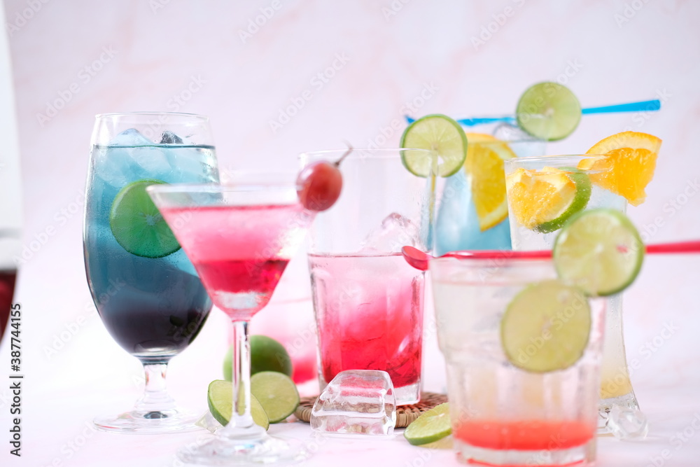 cocktail with ice and lime