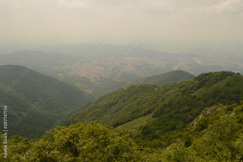 Obraz premium Hiking in the Bergamo mountain region of Lombardy in Northern Italy