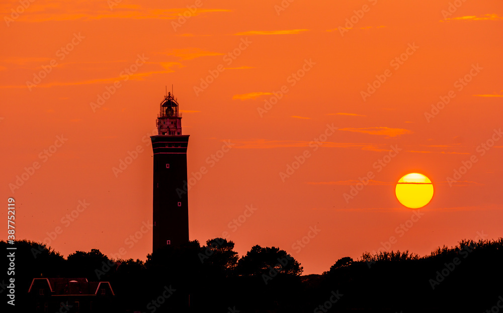 Sonnenuntergang über dem Leuchtturm