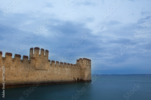 Burg Mauer im Gardasee