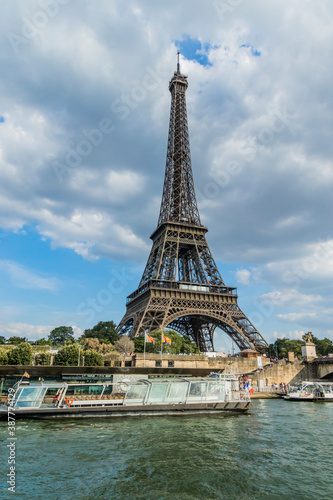 Various views of the Eiffel tower © Kandarp