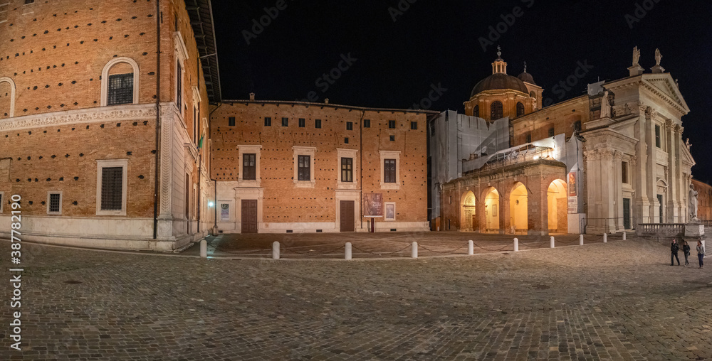 Fototapeta premium Panoramic view in the evening light of the central square of the city of Urbino, Italy.