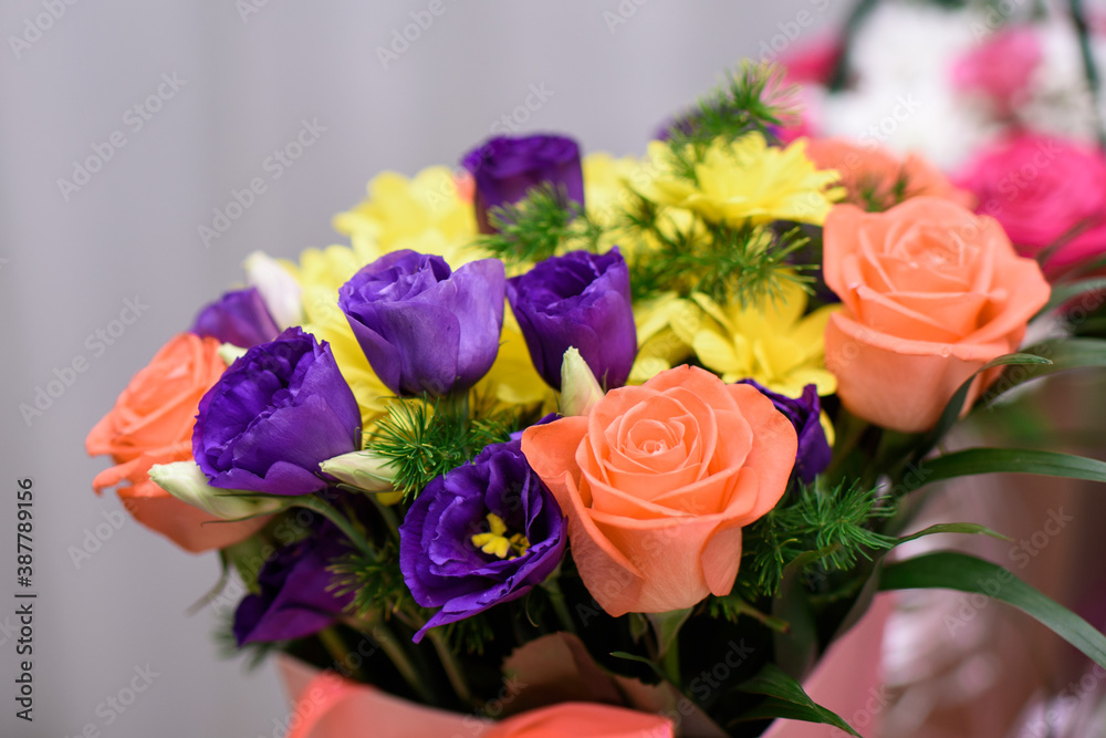 A beautiful bouquet of flowers - the decor at the wedding design. The prism of the table of the young. Wedding decor