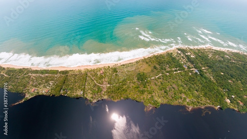 Fototapeta Naklejka Na Ścianę i Meble -  Imagem Aérea da Lagoa do Cassange na Península de Maraú, Bahia, Brasil