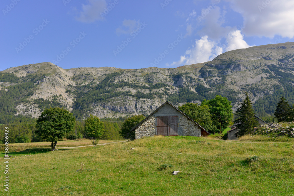 Grange au Col du Festre dans le Massif du Dévoluy, Hautes-Alpes en Provence-Alpes-Côte-d'Azur, France