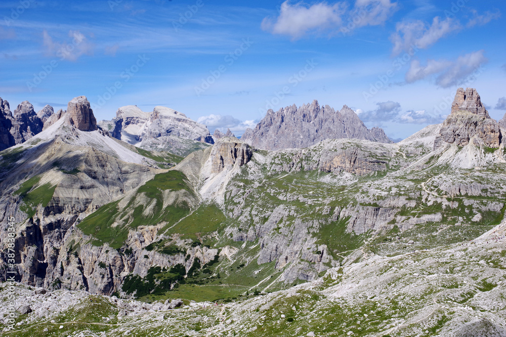 Panorama sur les Dolomites (sentier des Trei cime)