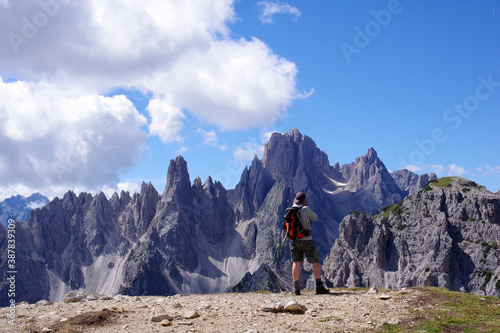 Photographe face aux Dolomites