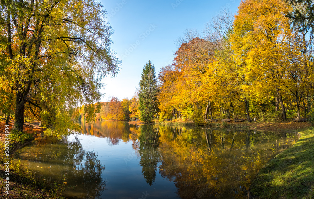 Hinterbrühler See München im Herbst - Panorama Hinterbrühler See München im Herbst - Panorama