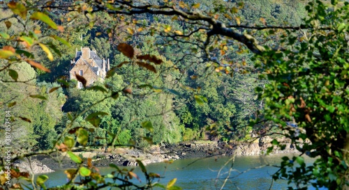 Fototapeta Naklejka Na Ścianę i Meble -  Beautiful view through the trees over the Jaudy river at Treguier in Brittany. France