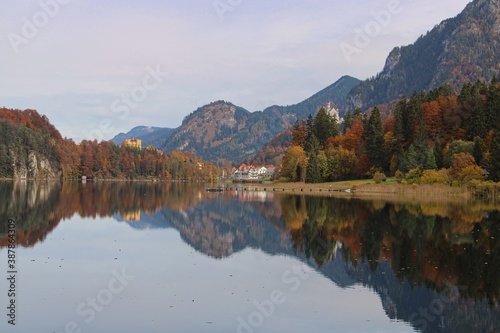 Fototapeta Naklejka Na Ścianę i Meble -  Great landscape views around Alpsee and Neuschwanstein castle in autumn