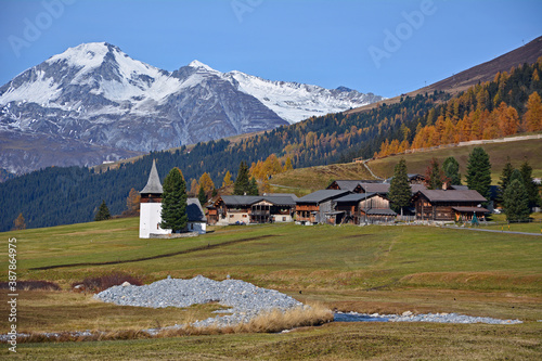 Das Dorf Sertig, Sertigtal bei Davos, Graubünden photo