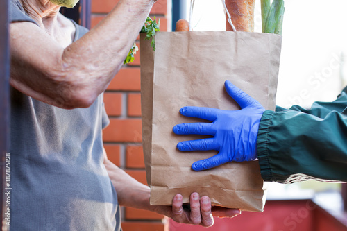 food delivery during pandemic quarantine