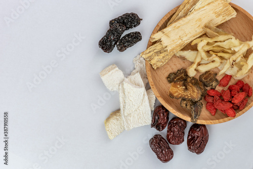 Traditional Chinese herbs used in alternative herbal medicine