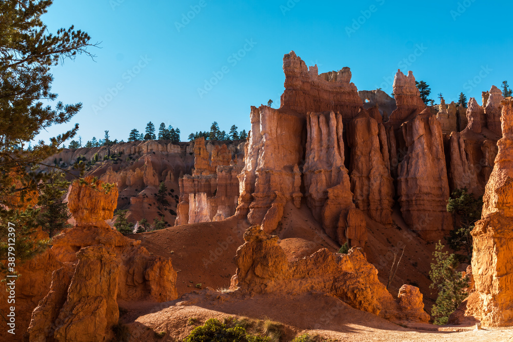 Hoodoos on The Queens Garden Trail, Bryce Canyon National Park, Utah, USA Hoodoos on The Queens Garden Trail, Bryce Canyon National Park, Utah, USA