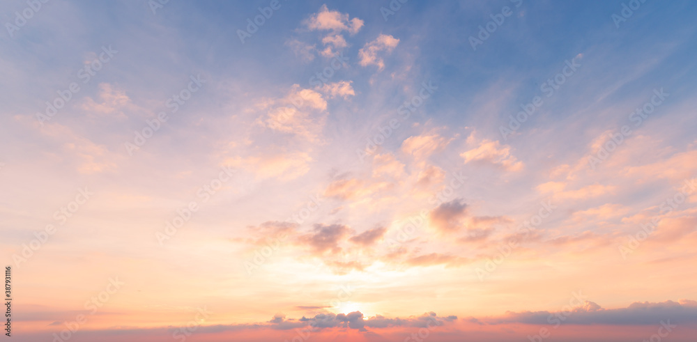 Foto Stock 4k Aerial time lapse of Cloud with sunset sky background in  Thailand,Cloudscape time lapse background Dark red purple sunset sky Nature  background, sunset in the clouds | Adobe Stock