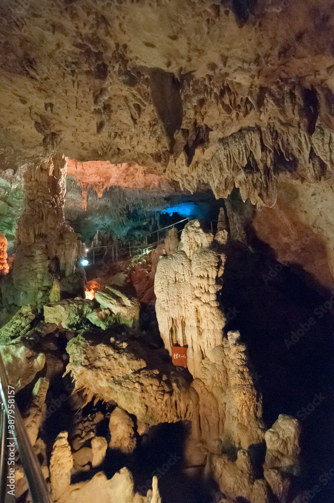 Naklejka premium 石垣島鍾乳洞内部