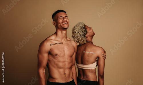 Obraz na plátně Portrait of smiling african american couple