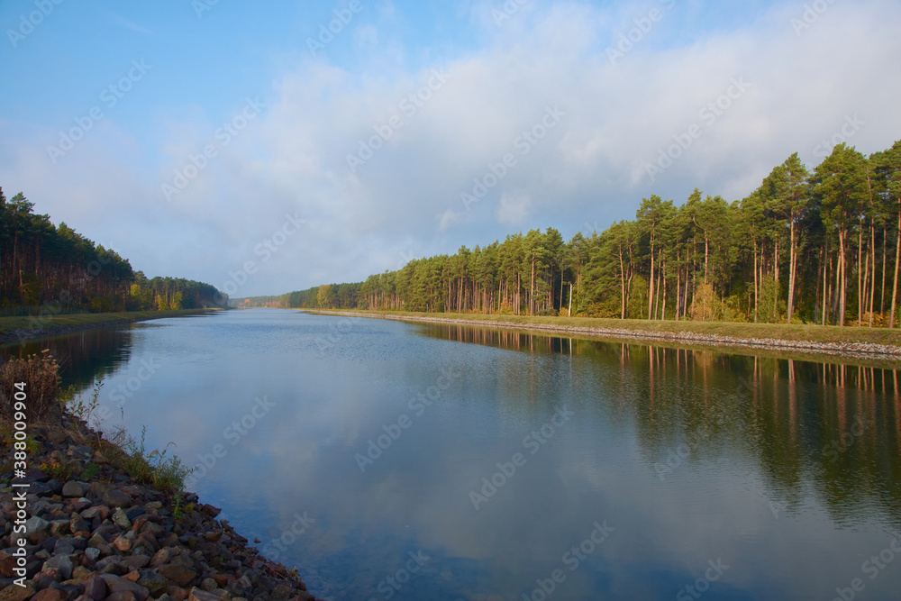 Herbst am Niederfinow Kanal	