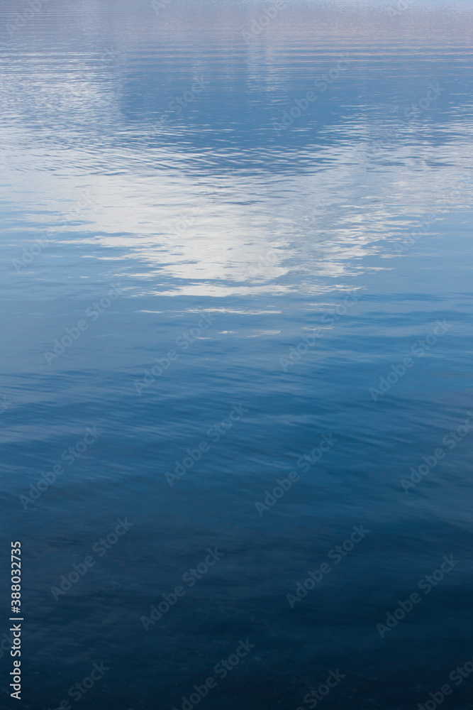 山中湖に写る富士山