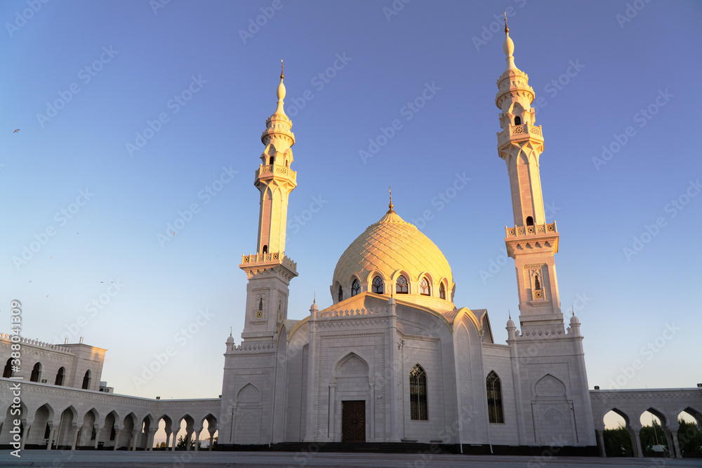 Fototapeta premium white mosque in Bolgar in summer on sunset