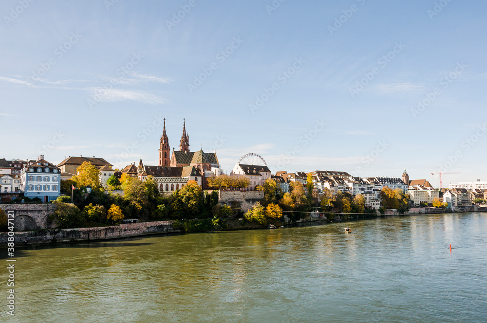Basel, Münster, Altstadt, Pfalz, Rhein, Fähre, Martinskirche, Rheinsprung, Rheinbrücke, Grossbasel, Kirche, Altstadthäuser, Herbst, Herbstmesse, Basel-Stadt, Schweiz Basel, Münster, Altstadt, Pfalz, Rhein, Fähre, Martinskirche, Rheinsprung, Rheinbrücke, Grossbasel, Kirche, Altstadthäuser, Herbst, Herbstmesse, Basel-Stadt, Schweiz