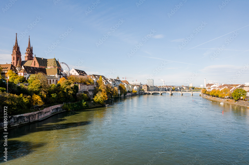 Basel, Münster, Rhein, Altstadt, Pfalz, Fähre, Rheinbrücke, Grossbasel, Kleinbasel, Kirche, Altstadthäuser, Herbst, Herbstmesse, Riesenrad, Basel-Stadt, Schweiz