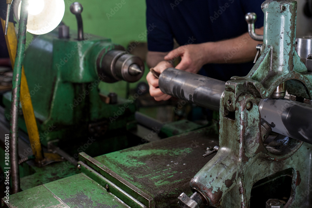 Professional works, the milling process for metal parts, metal machinery in large industrial plants-image Professional works, the milling process for metal parts, metal machinery in large industrial plants-image