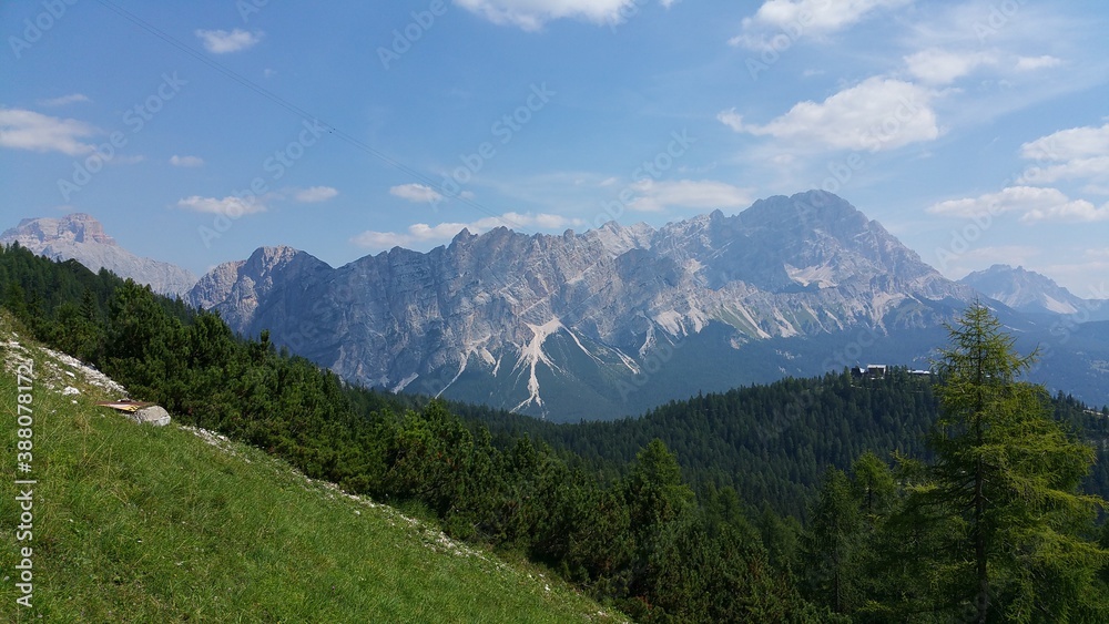Fototapeta premium Dolomity Góry Niebo Zieleń