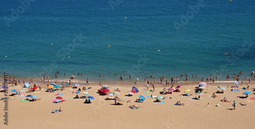 Main beach of Albufeira, Algarve - Portugal © insideportugal