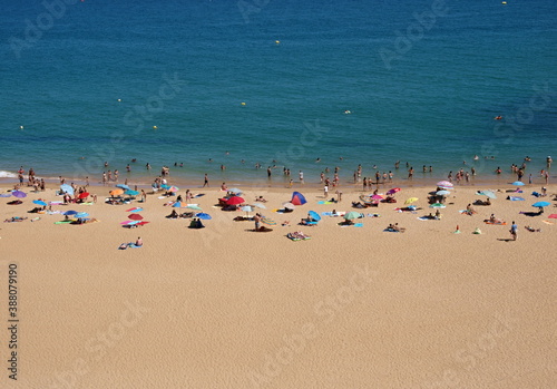 Main beach of Albufeira, Algarve - Portugal © insideportugal