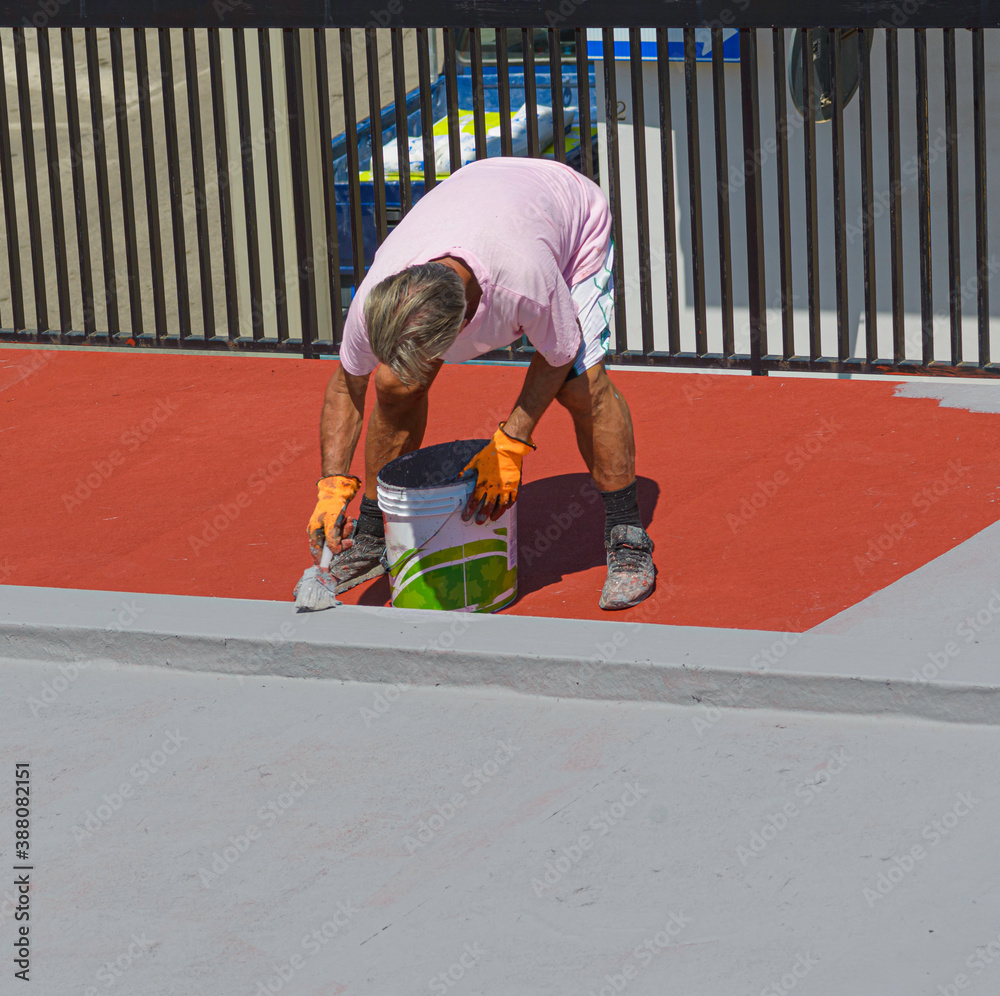 Building resins for waterproofing terraces, solving infiltration