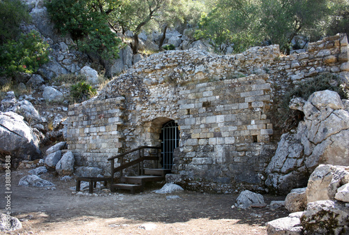 Mausoleo. Ruinas de la ciudad romana de Ocuri en Ubrique, provincia de Cádiz España photo