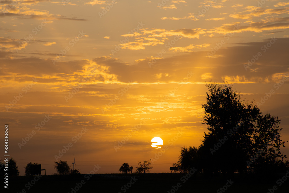 Obraz premium Sunrise in polish autumn 