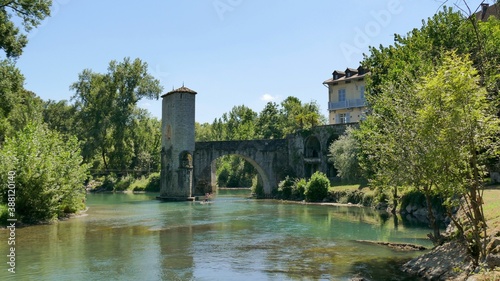 Le pont de la légende sur le Gave d’Oloron à Sauveterre-de-Béarn