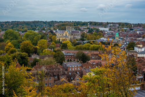 Photo A view from St Giles Hill over the city of Winchester, UK in Autumn