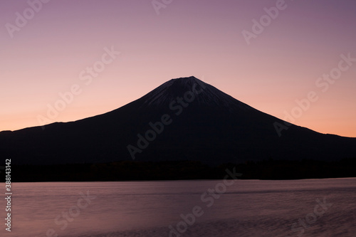 田貫湖からの富士山の夜明け