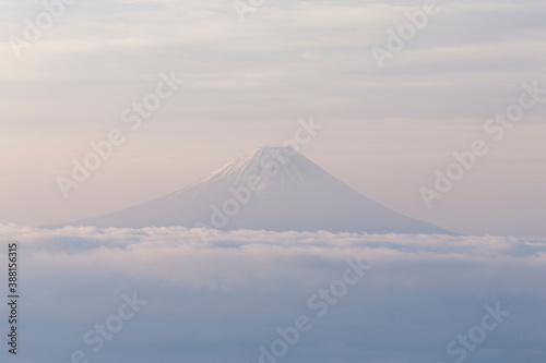 Fototapeta Naklejka Na Ścianę i Meble -  夜明けの甘利山からの富士山