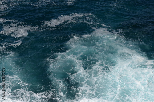 Fototapeta Naklejka Na Ścianę i Meble -  Australian waves with the blue water and was on the sunny day in Sydney, Australia