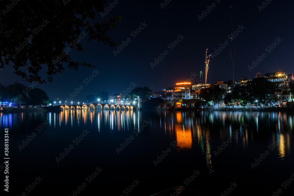 Obraz premium Lake Pichola, IUdaipur. during Diwali