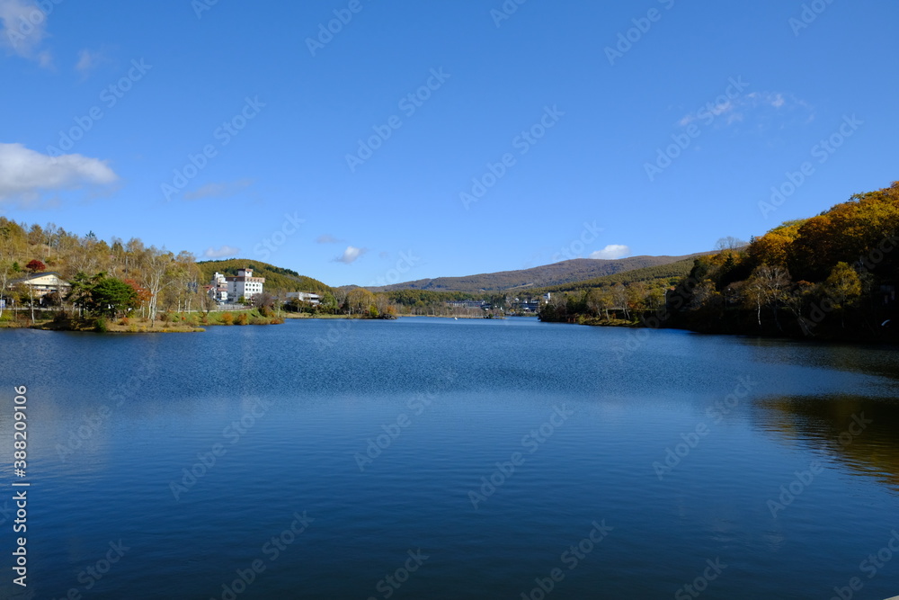 快晴の湖