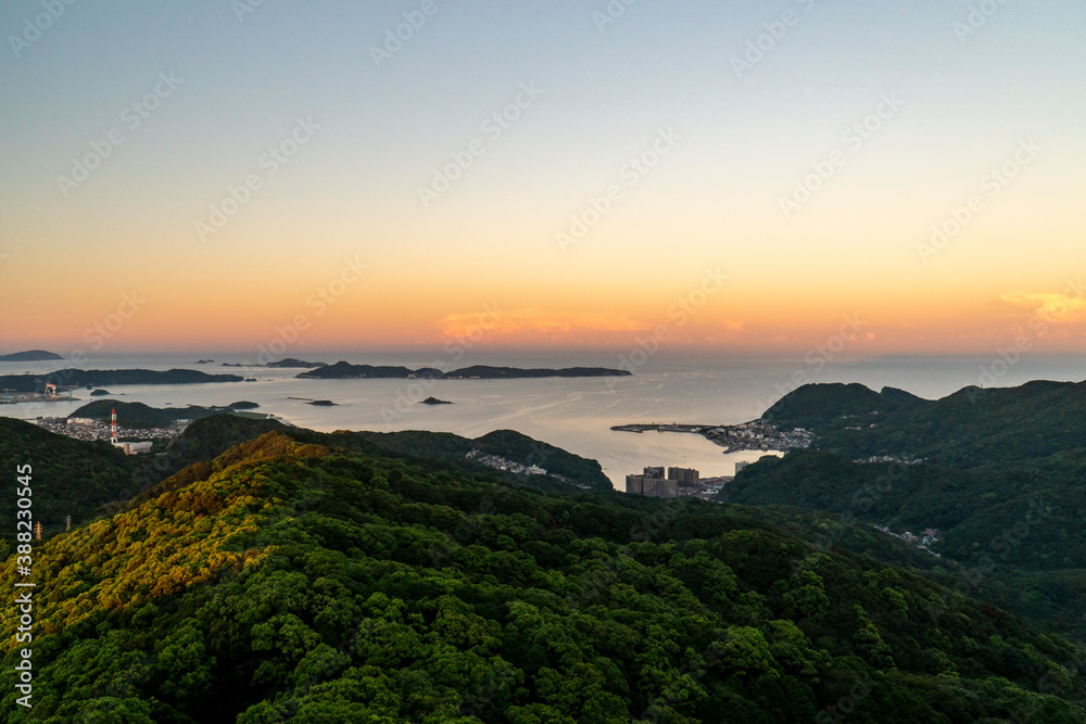 長崎県長崎市　夜明けの稲佐山展望台から望む風景