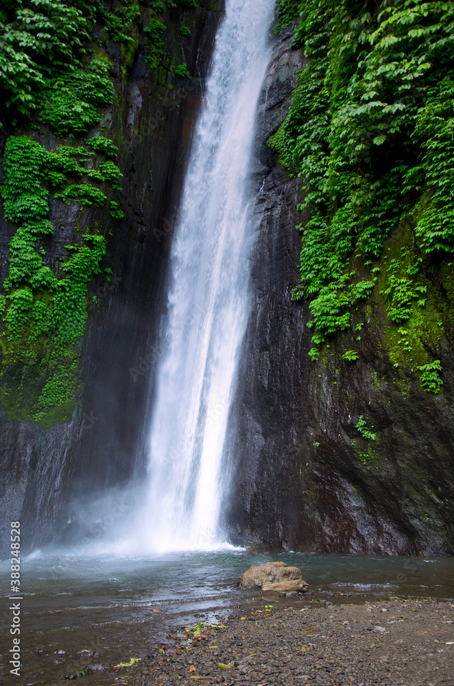 Fototapeta premium Waterfall from bali