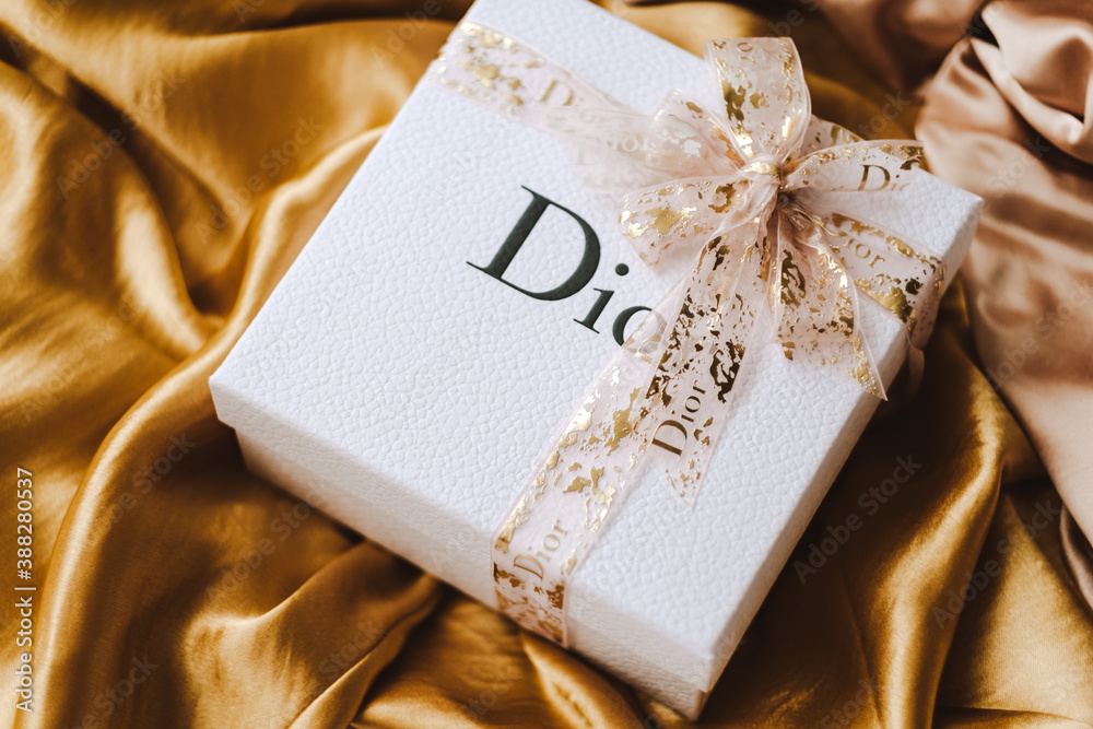 Christian dior 2025 gift box