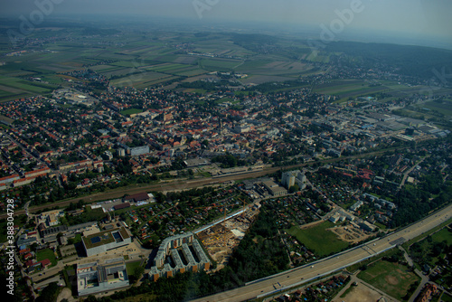 Fototapeta Naklejka Na Ścianę i Meble -  Korneuburg in Oesterreich von oben 12.9.2020